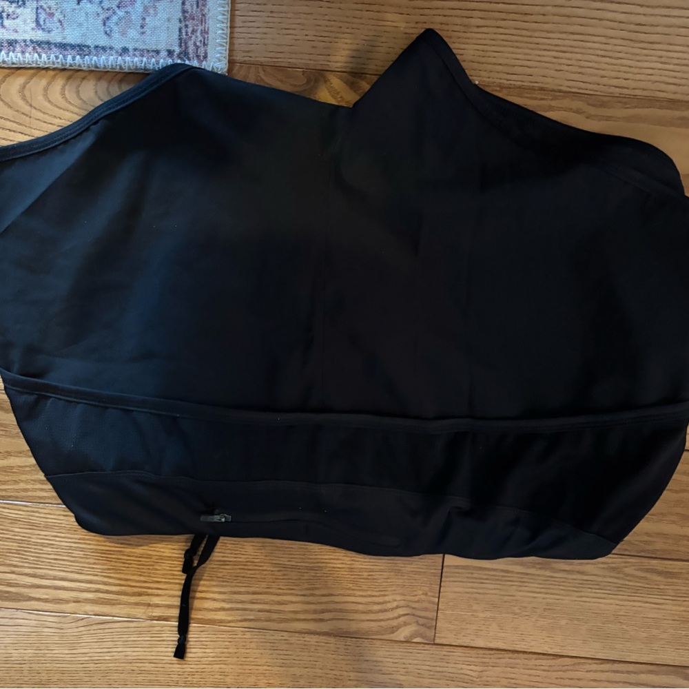 The North Face Black Performance Shorts - Picture 2 of 2